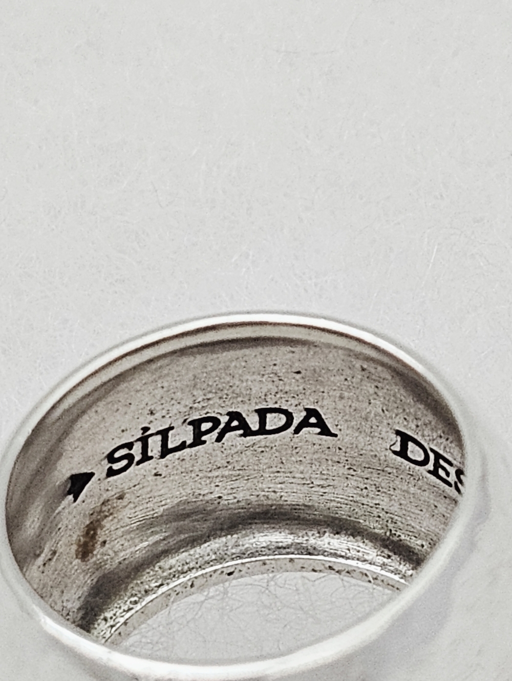Silpada Sterling Silver CZ 'Bright Spot' Wide Band Cigar Ring Size 7.5 R2934 - Picture 10 of 14